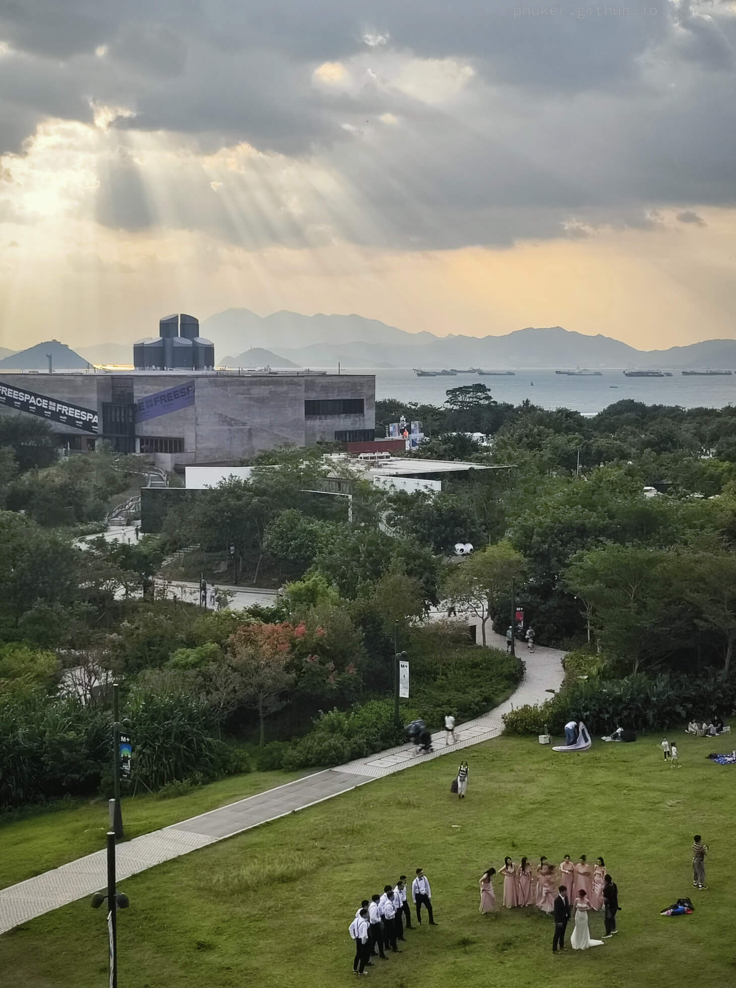 M+ 窗外的西九艺术公园